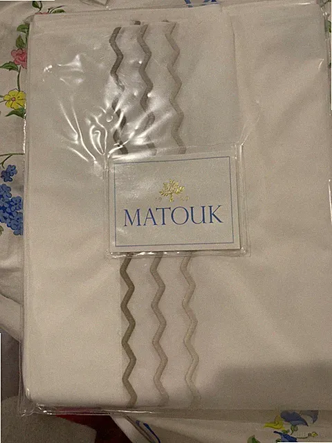 Matouk India New 2pc Standard Cases Axel 350TC Percale Dune