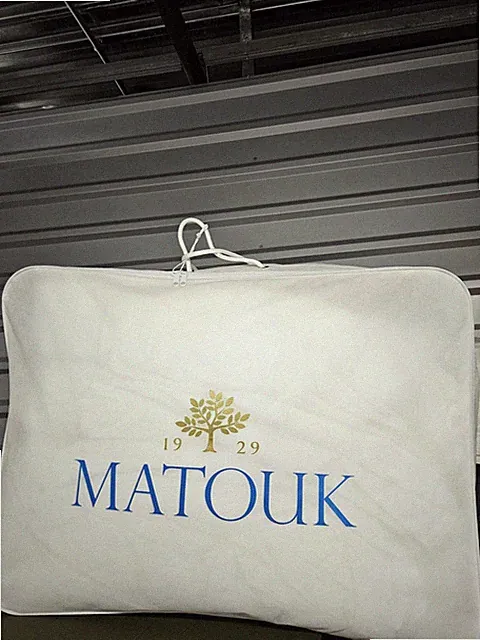 Matouk Libero Gently Used All Season Comforter Queen 90"x96" 62 Oz