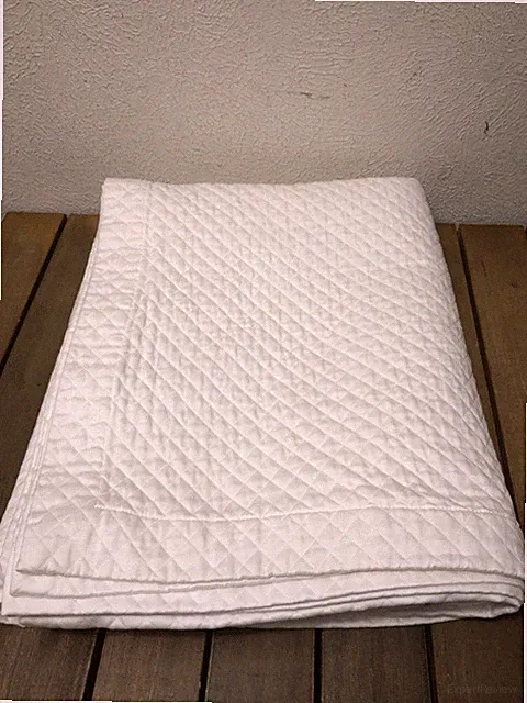 Matouk Matelasse Twin/Full Coverlet White Diamond Cotton Monogram MHS 74x94” EUC
