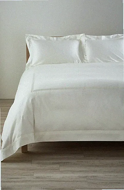 MATOUK Nocturne Honey FULL/QUEEN Duvet 86" x 92" Color: Honey 600 TC